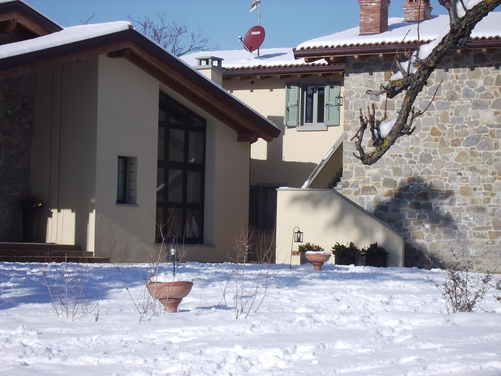 Borgo Pianello Holiday Homes And Winery Lizzano In Belvedere Eksteriør bilde